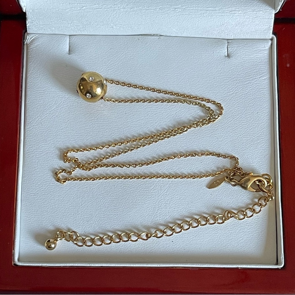 Avon gold tone ball with rhinestone Necklace. - Picture 4 of 6